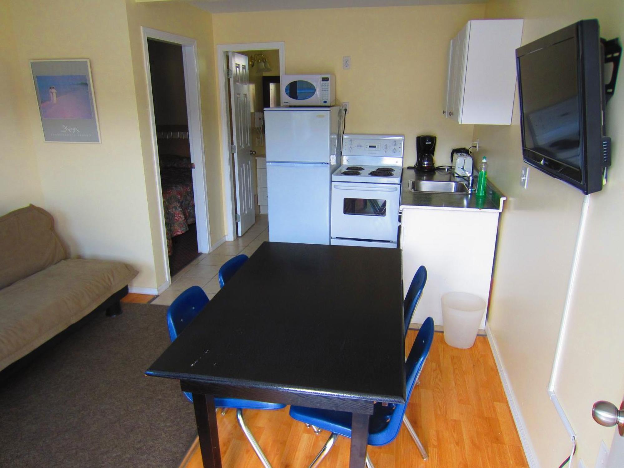 Black Sea Motel Penticton Bagian luar foto