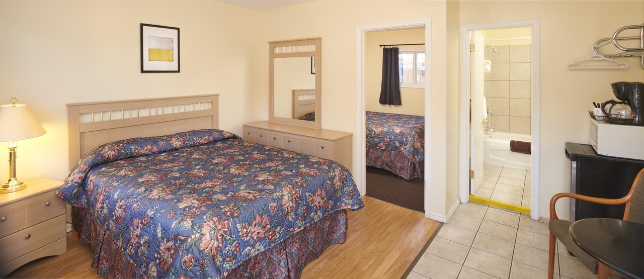 Black Sea Motel Penticton Bagian luar foto