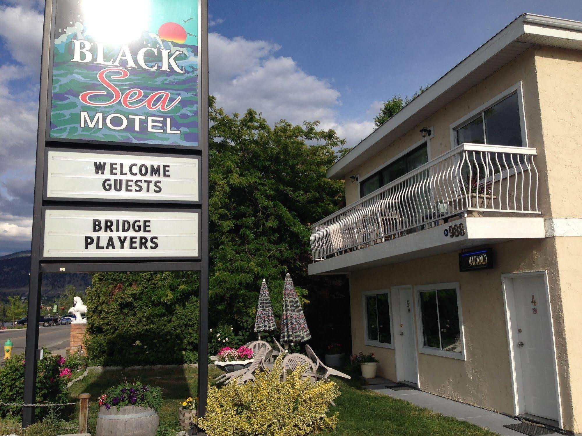 Black Sea Motel Penticton Bagian luar foto