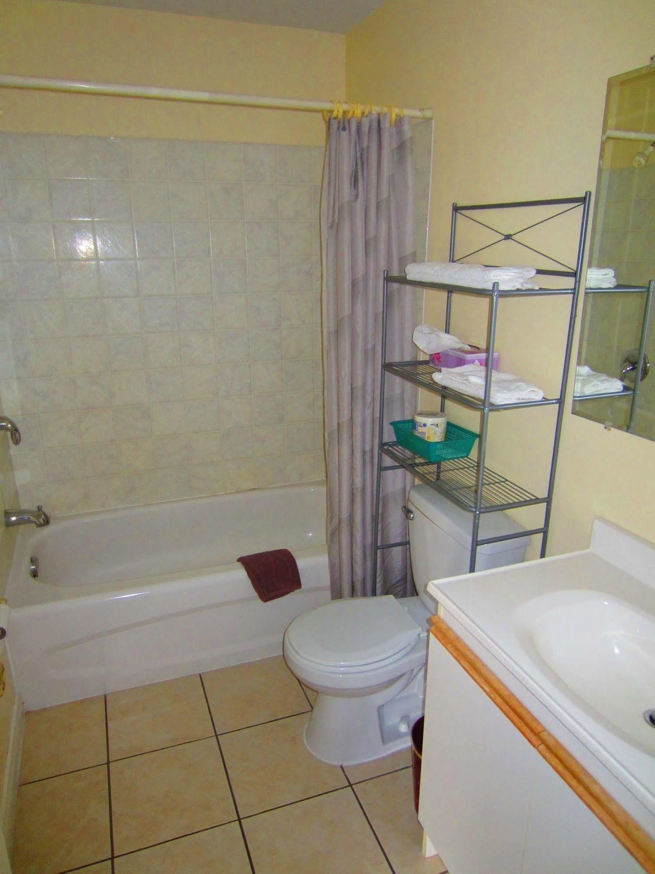 Black Sea Motel Penticton Bagian luar foto