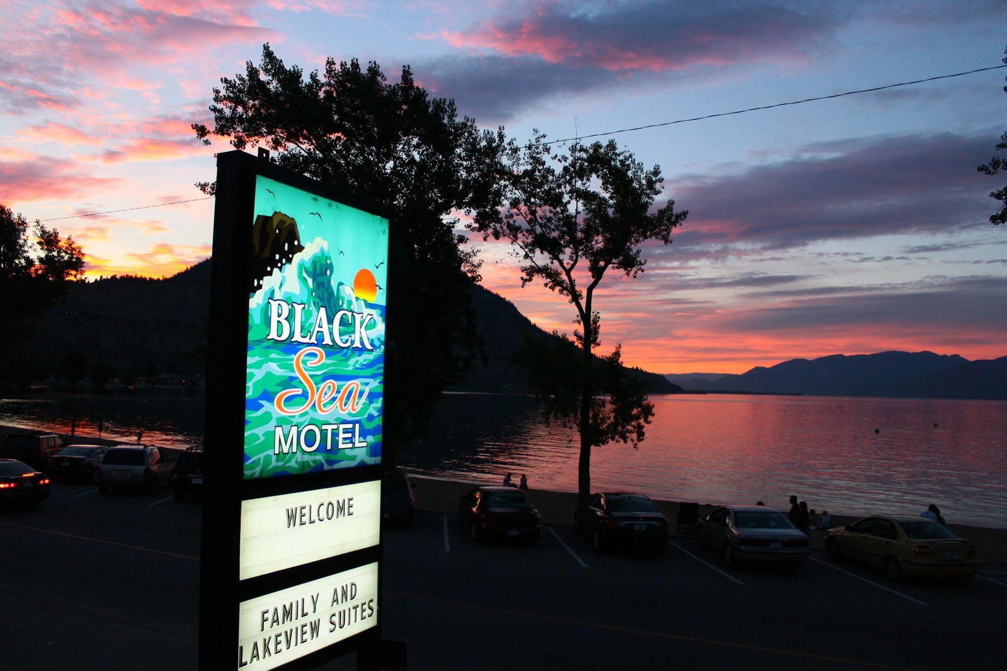 Black Sea Motel Penticton Bagian luar foto